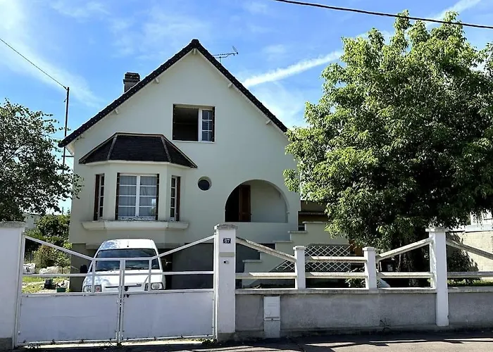 Charmante Maison Avec Jardin A Troyes
