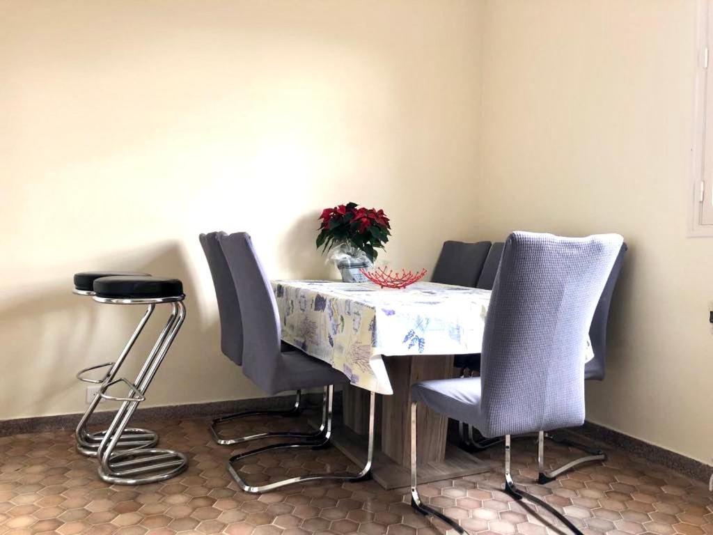 Holiday home Charmante Maison Avec Jardin A Troyes Sainte-Savine